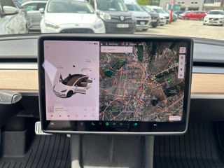 Tesla Model 3 foto 12