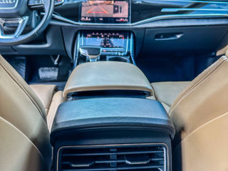 Audi Q8 foto 11