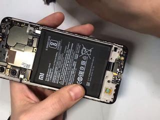 Xiaomi RedMi 7A, Nu se încărcă? Vino să înlocuim conectorul! foto 1