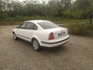 Volkswagen Passat foto 3