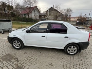 Dacia Logan foto 2