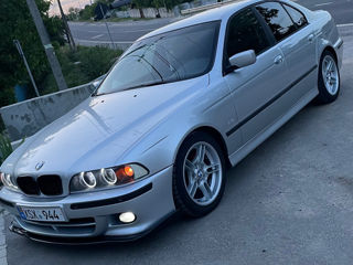 BMW 5 Series foto 4