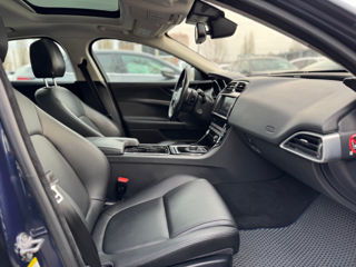 Jaguar XE foto 17