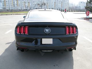 Ford Mustang foto 5