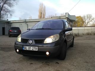 Renault Grand Scenic foto 1