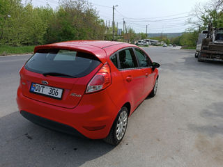 Ford Fiesta foto 5