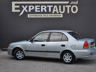 Hyundai Accent foto 6