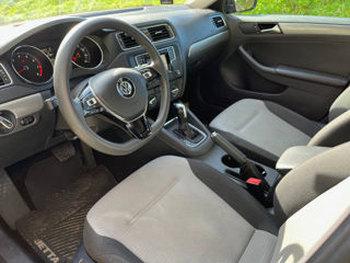 Volkswagen Jetta foto 8