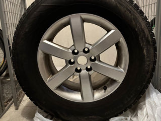 Mercedes 255/65 R17 144R XL. Nokian foto 1