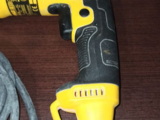 перфоратор оригинальный Dewalt 900 watt в отличном состоянии foto 3