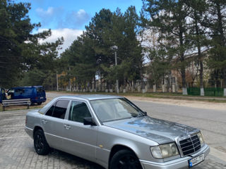 Mercedes E-Class foto 3