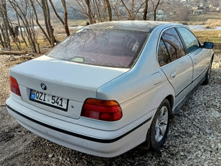 BMW 5 Series foto 5