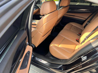 BMW 7 Series foto 7