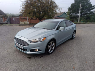 Ford Fusion foto 2