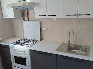 Apartament cu 3 camere, 65 m², Botanica, Chișinău foto 1