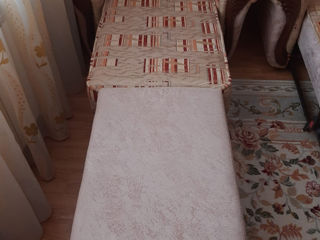 De vânzare mobilier moale, format dintr-un pat și două fotolii foto 4