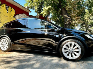 Tesla Model X foto 7