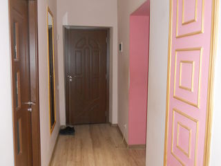 Apartament 3 camere! Euroreparatie + Mobilat + Tehnica! foto 3
