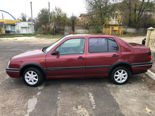 Volkswagen Vento foto 2