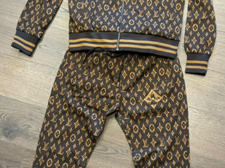 Louis Vuitton Costum Sportiv