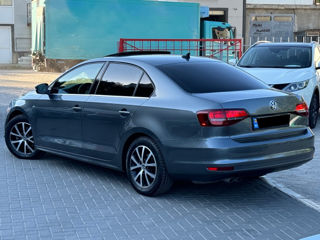 Volkswagen Jetta foto 4