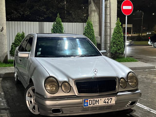 Mercedes E-Class foto 6