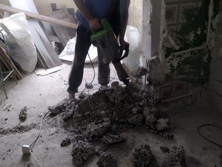 Demolam beton cotolet ghips si evacuam foto 2