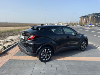 Toyota C-HR foto 4