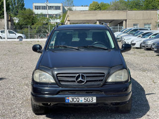 Mercedes M-Class foto 1