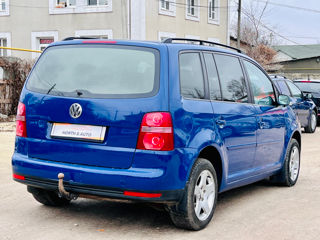 Volkswagen Touran foto 5