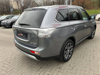 Mitsubishi Outlander foto 3