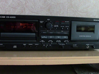 СД проигрыватель и кассетная дека Tascam CD-A 500.