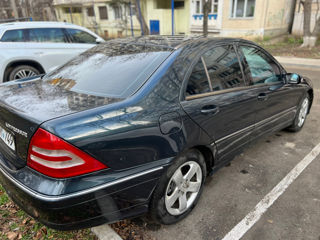 Mercedes C-Class foto 7