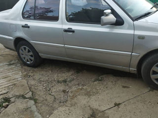 Volkswagen Vento foto 4