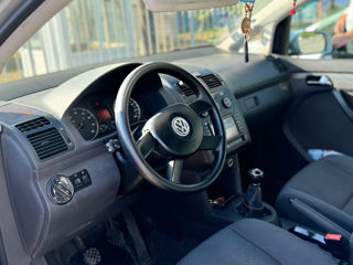 Volkswagen Touran foto 4