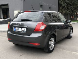 KIA Ceed Sw foto 6