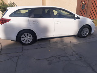 Toyota Auris фото 3