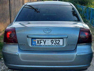 Toyota Avensis foto 3