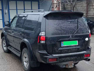 Mitsubishi Pajero Sport foto 3