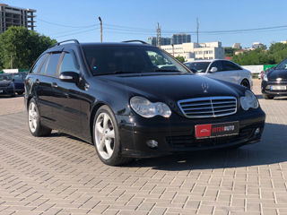 Mercedes C-Class foto 5