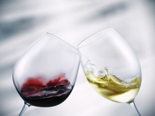 Vin alb și roșu de casă