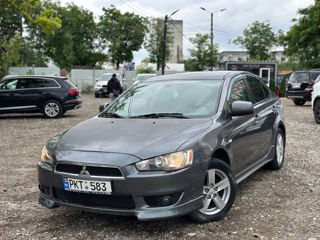 Mitsubishi Lancer foto 2