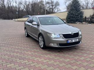 Skoda Superb foto 2