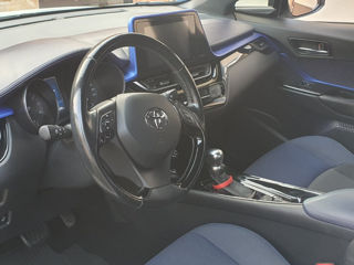 Toyota C-HR foto 9