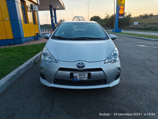 Toyota Prius c foto 1