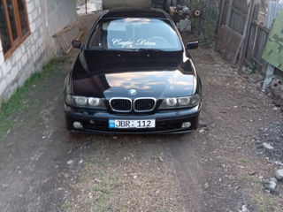 BMW 5 Series foto 3