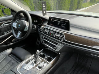 BMW 7 Series foto 12