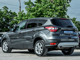 Ford Kuga foto 2