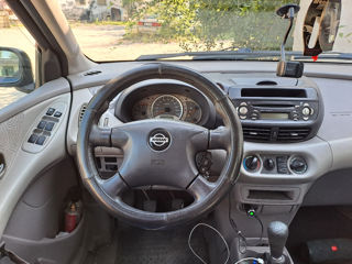 Nissan Almera Tino foto 4