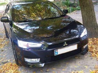 Mitsubishi Lancer foto 2